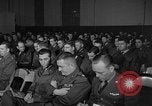 Standbild Briefing-sitzungen Vereinigtes Königreich, 1953, aus Sekunde 10 historischem Filmmaterial Videoclip 65675068762