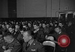 Standbild Briefing-sitzungen Vereinigtes Königreich, 1953, aus Sekunde 13 historischem Filmmaterial Videoclip 65675068762