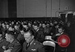 Standbild Briefing-sitzungen Vereinigtes Königreich, 1953, aus Sekunde 18 historischem Filmmaterial Videoclip 65675068762