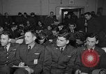 Standbild Briefing-sitzungen Vereinigtes Königreich, 1953, aus Sekunde 32 historischem Filmmaterial Videoclip 65675068762