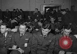 Standbild Briefing-sitzungen Vereinigtes Königreich, 1953, aus Sekunde 34 historischem Filmmaterial Videoclip 65675068762