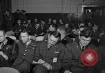 Standbild Briefing-sitzungen Vereinigtes Königreich, 1953, aus Sekunde 42 historischem Filmmaterial Videoclip 65675068762