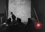 Standbild Briefing-sitzungen Vereinigtes Königreich, 1953, aus Sekunde 50 historischem Filmmaterial Videoclip 65675068762