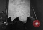 Standbild Briefing-sitzungen Vereinigtes Königreich, 1953, aus Sekunde 51 historischem Filmmaterial Videoclip 65675068762