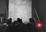 Standbild Briefing-sitzungen Vereinigtes Königreich, 1953, aus Sekunde 52 historischem Filmmaterial Videoclip 65675068762