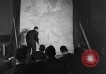 Standbild Briefing-sitzungen Vereinigtes Königreich, 1953, aus Sekunde 56 historischem Filmmaterial Videoclip 65675068762