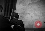 Standbild Briefing-sitzungen Vereinigtes Königreich, 1953, aus Sekunde 61 historischem Filmmaterial Videoclip 65675068762