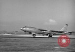 Standbild B-47 Stratojet Vereinigtes Königreich, 1953, aus Sekunde 25 historischem Filmmaterial Videoclip 65675068771