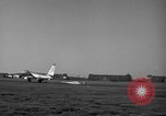 Standbild B-47 Stratojet Vereinigtes Königreich, 1953, aus Sekunde 30 historischem Filmmaterial Videoclip 65675068771