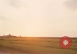 Standbild Fahrzeuge Bien Hoa in Vietnam, 1969, aus Sekunde 29 historischem Filmmaterial Videoclip 65675068807