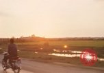 Standbild Fahrzeuge Bien Hoa in Vietnam, 1969, aus Sekunde 40 historischem Filmmaterial Videoclip 65675068807