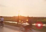 Standbild Fahrzeuge Bien Hoa in Vietnam, 1969, aus Sekunde 44 historischem Filmmaterial Videoclip 65675068807