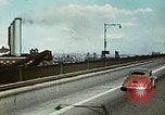 Standbild Automobile und Highways in Amerika United States USA, 1953, aus Sekunde 26 historischem Filmmaterial Videoclip 65675068823