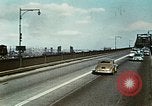 Standbild Automobile und Highways in Amerika United States USA, 1953, aus Sekunde 27 historischem Filmmaterial Videoclip 65675068823