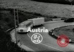 Image Setra bus Camping et de la remorque Autriche, 1955, de la seconde 1 séquences d'archives historiques vidéo 65675068827