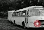 Image Setra bus Camping et de la remorque Autriche, 1955, de la seconde 4 séquences d'archives historiques vidéo 65675068827