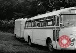 Image Setra bus Camping et de la remorque Autriche, 1955, de la seconde 5 séquences d'archives historiques vidéo 65675068827