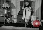 Image designer Fashions by Dior et Bohan Paris France, 1955, de la seconde 6 séquences d'archives historiques vidéo 65675068828