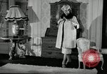 Image designer Fashions by Dior et Bohan Paris France, 1955, de la seconde 7 séquences d'archives historiques vidéo 65675068828