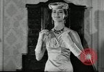 Image designer Fashions by Dior et Bohan Paris France, 1955, de la seconde 18 séquences d'archives historiques vidéo 65675068828