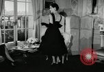 Image designer Fashions by Dior et Bohan Paris France, 1955, de la seconde 34 séquences d'archives historiques vidéo 65675068828