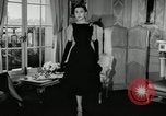 Image designer Fashions by Dior et Bohan Paris France, 1955, de la seconde 37 séquences d'archives historiques vidéo 65675068828