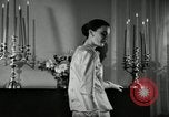 Image designer Fashions by Dior et Bohan Paris France, 1955, de la seconde 49 séquences d'archives historiques vidéo 65675068828