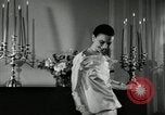 Image designer Fashions by Dior et Bohan Paris France, 1955, de la seconde 51 séquences d'archives historiques vidéo 65675068828