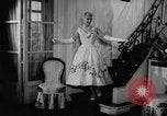 Image designer Fashions by Dior et Bohan Paris France, 1955, de la seconde 54 séquences d'archives historiques vidéo 65675068828