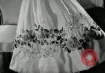 Image designer Fashions by Dior et Bohan Paris France, 1955, de la seconde 60 séquences d'archives historiques vidéo 65675068828