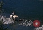 Image Pêche à partir de l'homme Jackson Wyoming USA, 1960, de la seconde 3 séquences d'archives historiques vidéo 65675068832