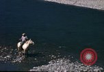 Image Pêche à partir de l'homme Jackson Wyoming USA, 1960, de la seconde 11 séquences d'archives historiques vidéo 65675068832