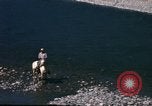 Image Pêche à partir de l'homme Jackson Wyoming USA, 1960, de la seconde 14 séquences d'archives historiques vidéo 65675068832