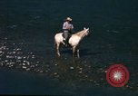 Image Pêche à partir de l'homme Jackson Wyoming USA, 1960, de la seconde 20 séquences d'archives historiques vidéo 65675068832