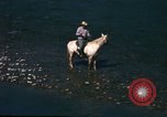 Image Pêche à partir de l'homme Jackson Wyoming USA, 1960, de la seconde 21 séquences d'archives historiques vidéo 65675068832