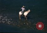 Image Pêche à partir de l'homme Jackson Wyoming USA, 1960, de la seconde 25 séquences d'archives historiques vidéo 65675068832