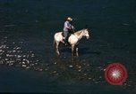 Image Pêche à partir de l'homme Jackson Wyoming USA, 1960, de la seconde 26 séquences d'archives historiques vidéo 65675068832