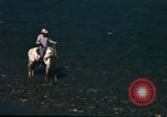 Image Pêche à partir de l'homme Jackson Wyoming USA, 1960, de la seconde 42 séquences d'archives historiques vidéo 65675068832
