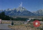 Image Pêche à partir de l'homme Jackson Wyoming USA, 1960, de la seconde 58 séquences d'archives historiques vidéo 65675068832