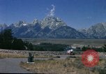 Image Pêche à partir de l'homme Jackson Wyoming USA, 1960, de la seconde 59 séquences d'archives historiques vidéo 65675068832