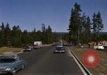 Standbild Fahrt durch den Yellowstone National Park in 1960 Wyoming United States USA, 1960, aus Sekunde 7 historischem Filmmaterial Videoclip 65675068834
