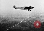 Immagine di Parachutist jump Illinois United States USA, 1930, secondo 34 filmato di repertorio 65675068848