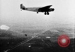 Immagine di Parachutist jump Illinois United States USA, 1930, secondo 35 filmato di repertorio 65675068848