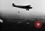 Immagine di Parachutist jump Illinois United States USA, 1930, secondo 36 filmato di repertorio 65675068848