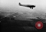 Immagine di Parachutist jump Illinois United States USA, 1930, secondo 44 filmato di repertorio 65675068848