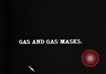 Immagine di Gas asfissianti e maschere antigas nella prima guerra mondiale Europa, 1918, secondo 13 filmato di repertorio 65675068861