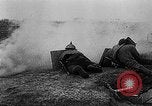 Immagine di Gas asfissianti e maschere antigas nella prima guerra mondiale Europa, 1918, secondo 58 filmato di repertorio 65675068861