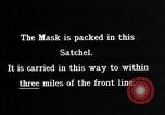 Immagine di istruzioni per la maschera gas United States USA, 1918, secondo 8 filmato di repertorio 65675068863