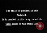 Immagine di istruzioni per la maschera gas United States USA, 1918, secondo 9 filmato di repertorio 65675068863