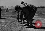 Image airborne ingénieurs France, 1944, de la seconde 15 séquences d'archives historiques vidéo 65675068870